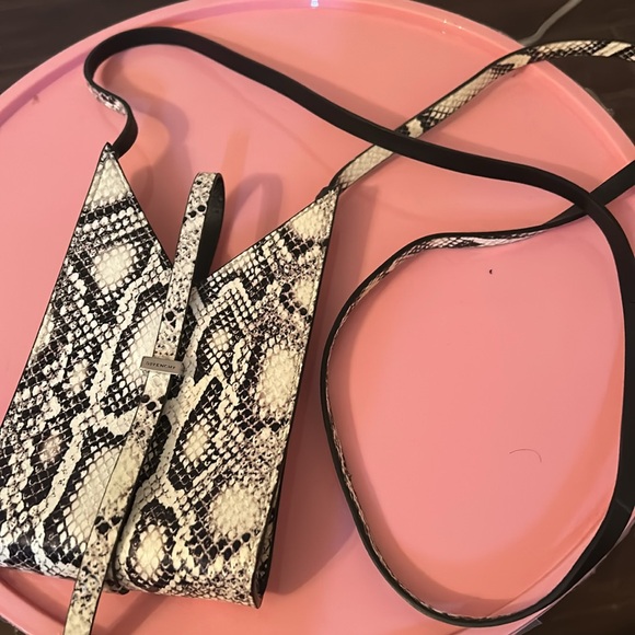 Givenchy crossbody bag - Picture 2 of 3